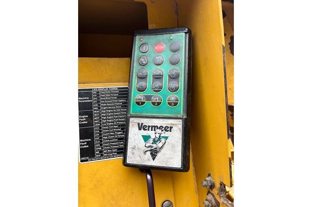 2006 Vermeer HG6000 Mobile Wood Grinder